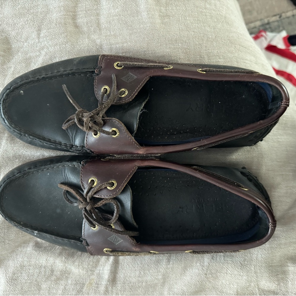 Men’s Sperrys 11.5